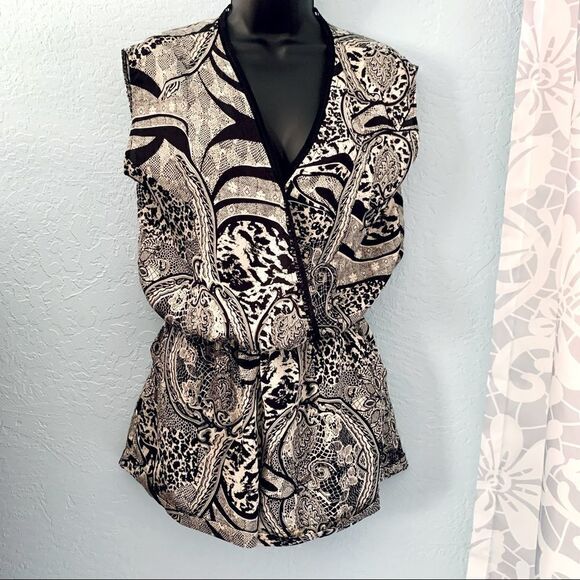 ANGL Black & Cream Abstract Pribt Surplice Short Romper Size Small - Picture 1 of 15